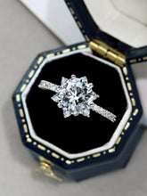 Round-Cut Shiny Star Engagement Ring in S925