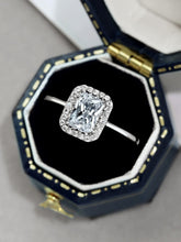 Shiny Rectangle Zircon Engagement Ring in S925