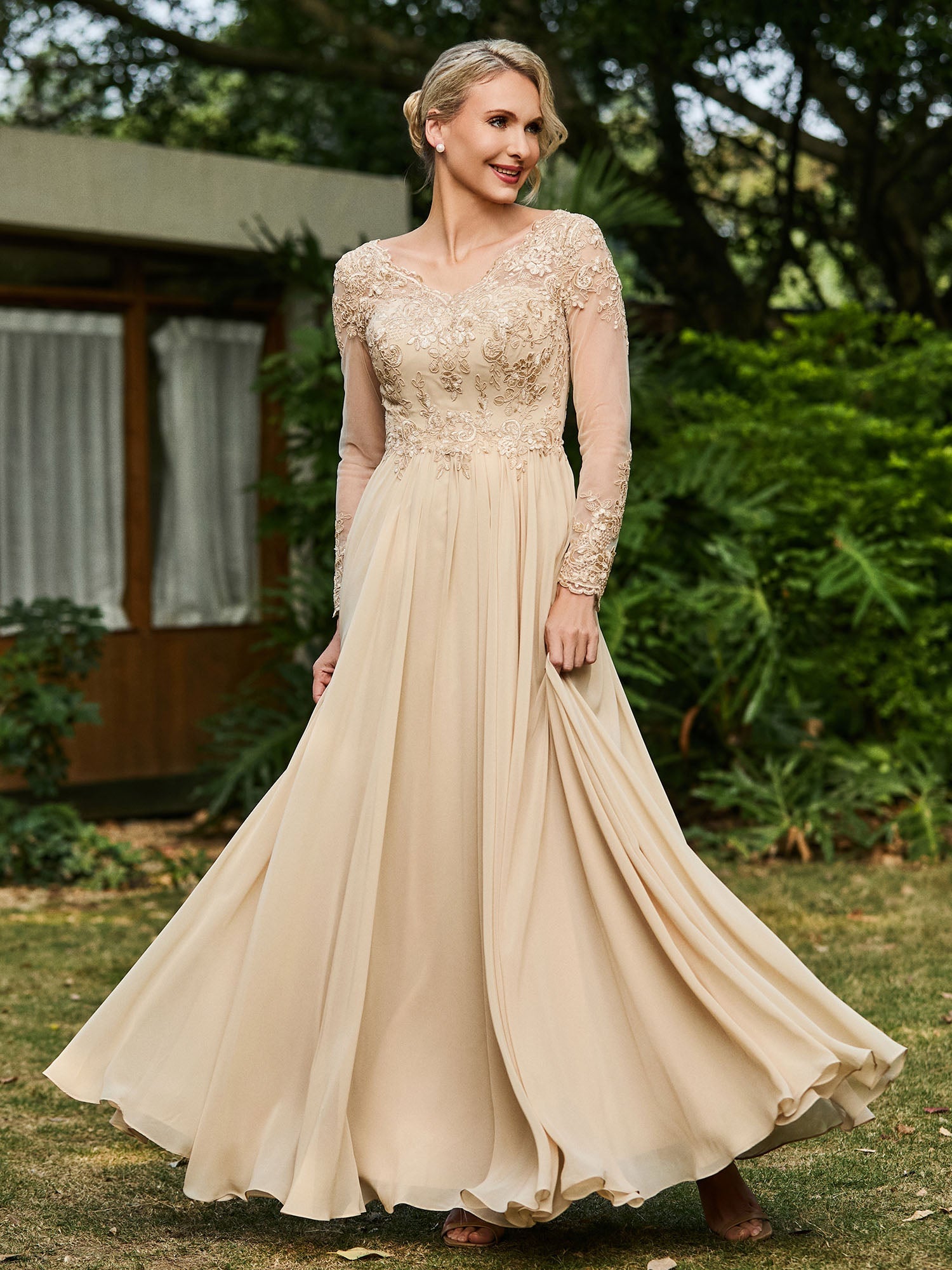 V-neck A-line Lace Appliqued Floor-length Dress Regency