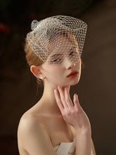 Minimalistic Tulle Bridal Veil