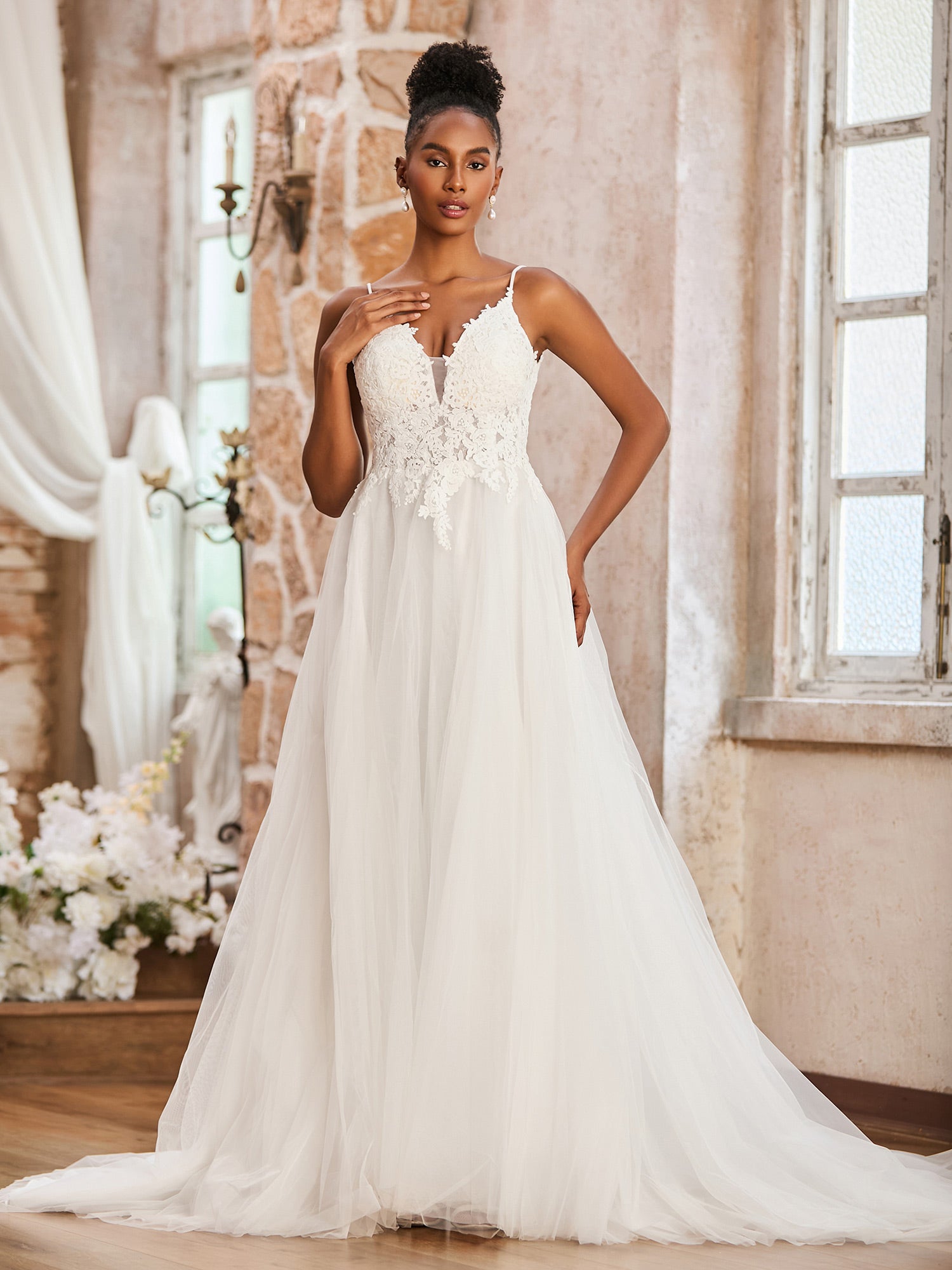 BABARONI Lace Tulle Ivory Wedding Dresses A-line Plunging V-Neck Chapel train Spaghetti Straps BABARONI UK BABARONI Lace Tulle Ivory Wedding Dresses A-line Plunging V-Neck Chapel train Spaghetti Straps BABARONI UK