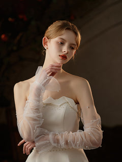 Graceful Tulle Bridal Gloves with Long Pearled Elegance