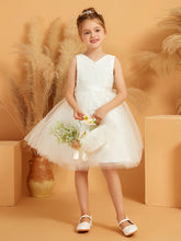 Sleeveless V-neck Knee-length Flower Girl Dress with Bow