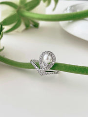 Waterdrop Pearl Crowning Love Wedding Ring in s925