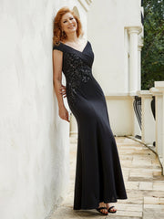 A-line V-Neck Beading Gown Black