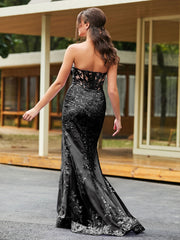 Bow-Front Lace-Embellished Trumpet/Mermaid Gown Black