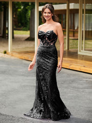 Bow-Front Lace-Embellished Trumpet/Mermaid Gown Black