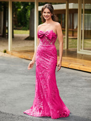Bow-Front Lace-Embellished Trumpet/Mermaid Gown Fuchsia