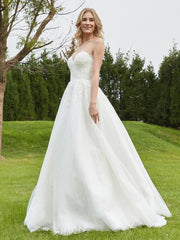 Sweetheart Tulle Sweep Train Wedding Dress Ivory