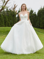 Sweetheart Tulle Sweep Train Wedding Dress Ivory