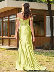 Mermaid Lace Appliqué Ruched Gown with Side Slit Daffodil