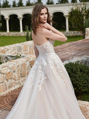 Sweetheart Tulle Wedding Dress with Sequins Champagne