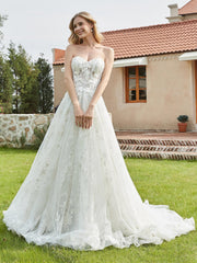 Sweetheart Tulle Wedding Dress with Lace Appliqued Ivory