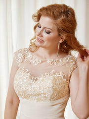 Illusion Neckline Chiffon Knee-Length Lace Dress Champagne