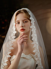 Stunning Mid-Length Bridal Tulle Veil with Lace Applique