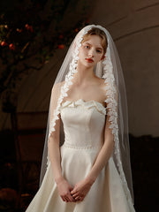 Stunning Mid-Length Bridal Tulle Veil with Lace Applique