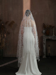 Elegant White Lace Bridal Wedding Veil