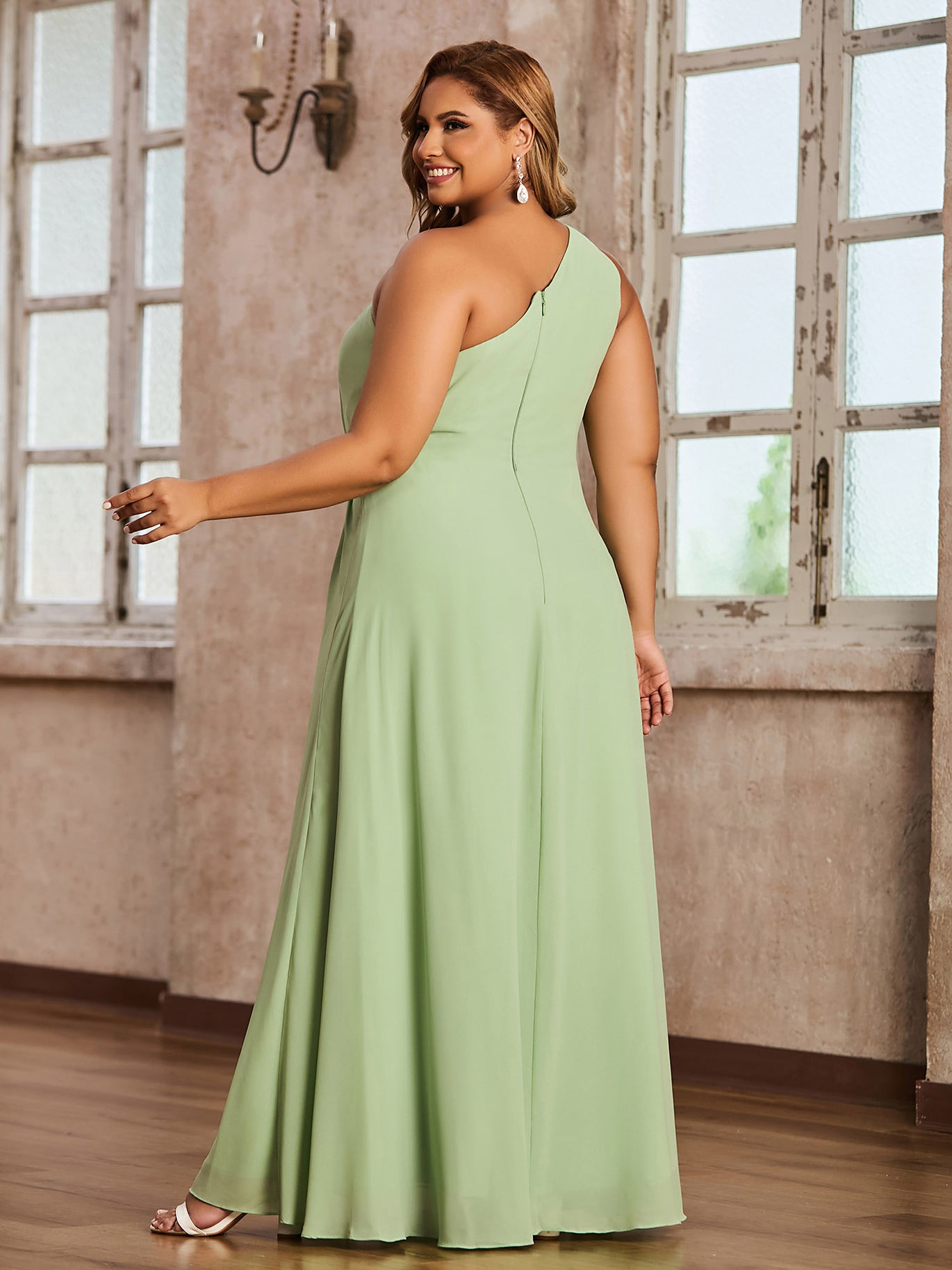 Soft and Dreamy Dusty Sage Bridesmaid Dresses for a Romantic Wedding BABARONI UK Soft and Dreamy Dusty Sage Bridesmaid Dresses for a Romantic Wedding BABARONI UK
